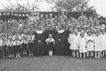 Stepinac s djecom 1941.